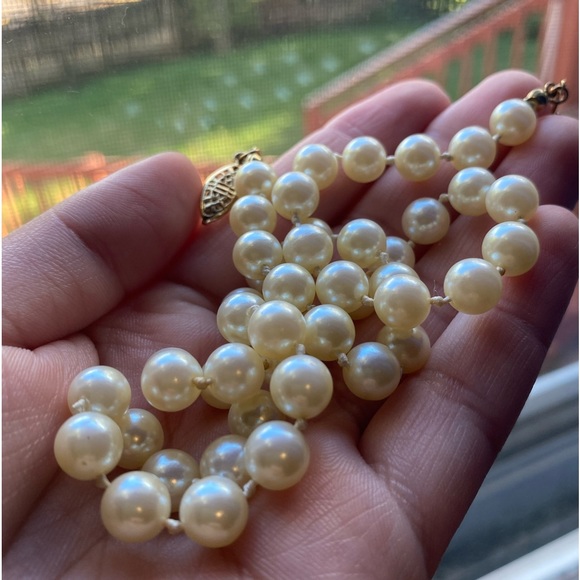 Pearl like Necklace - Picture 6 of 6